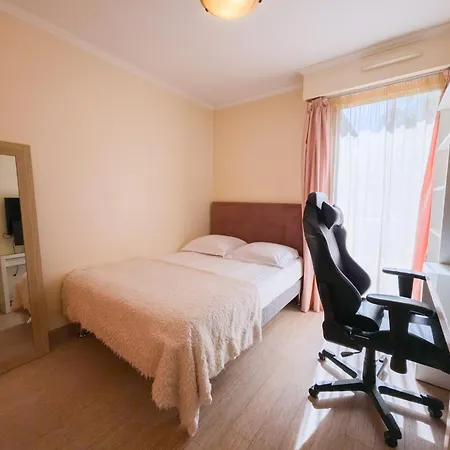 Appartament-villa 5 Pieces Au Borde De La Villeneuve-Loubet