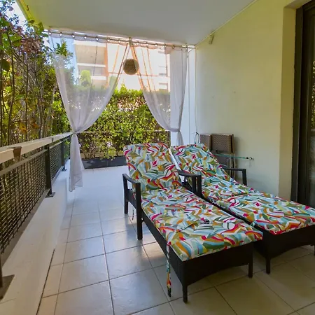 Appartament-villa 5 Pieces Au Borde De La * Villeneuve-Loubet