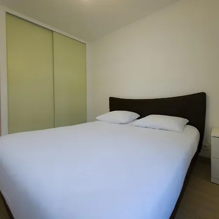 شقة Appartament-villa 5 Pieces Au Borde De La *