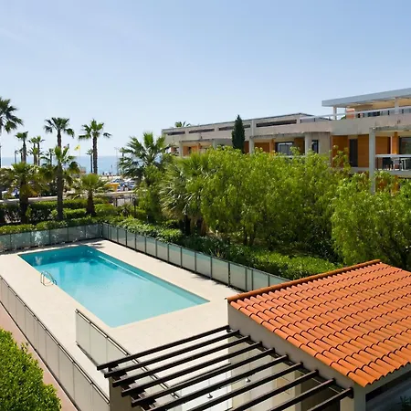 Appartament-villa 5 Pieces Au Borde De La فينوف لوبيه