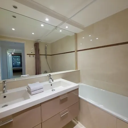 Appartament-villa 5 Pieces Au Borde De La * فينوف لوبيه
